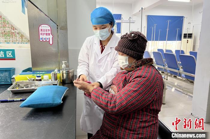 新春走基層 湖北返鄉醫學生支援農村醫療機構，吉護健康